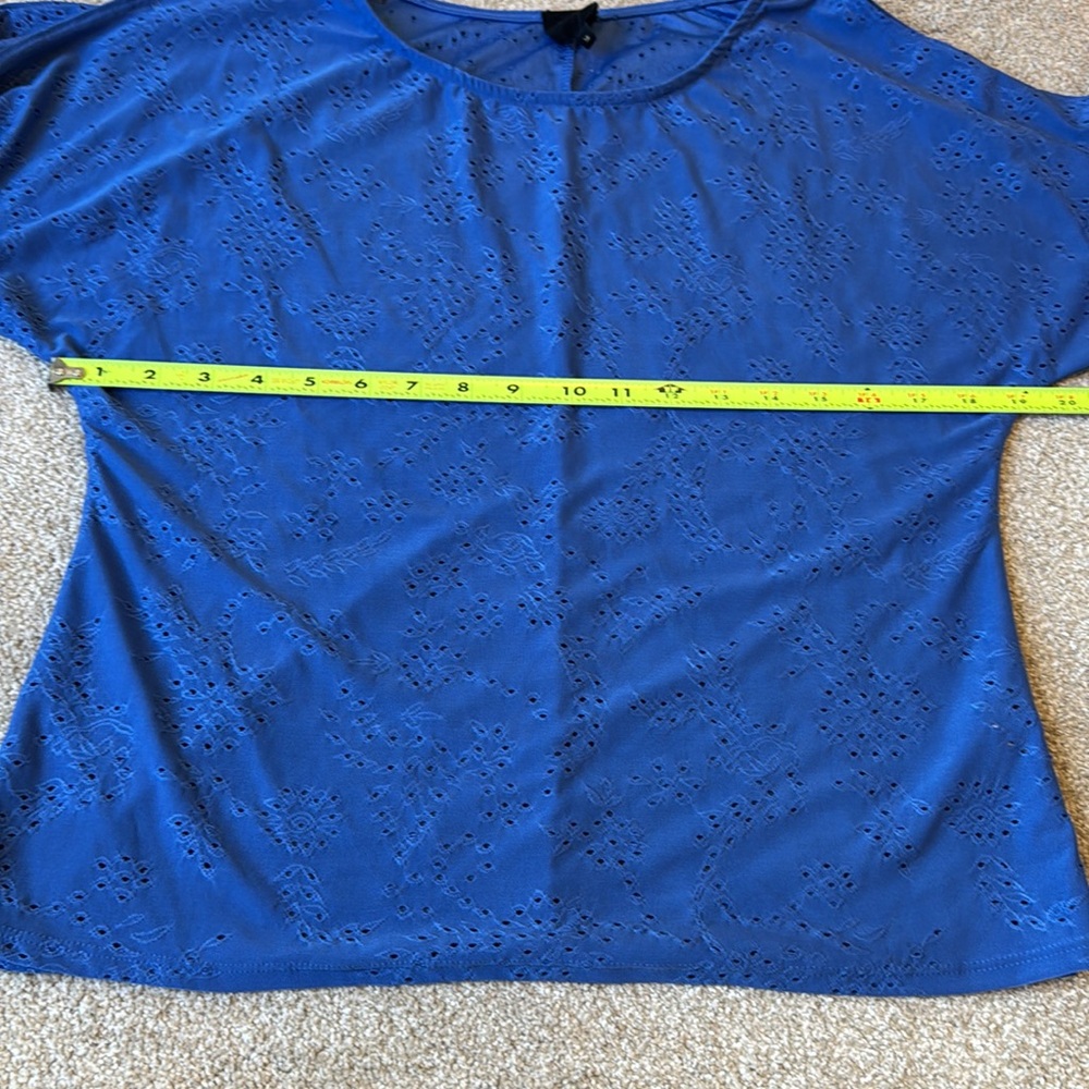 W5 Delph Blue Lace Eyelet Blouse Short Tied Sleeves Women Size Medium - Picture 5 of 7